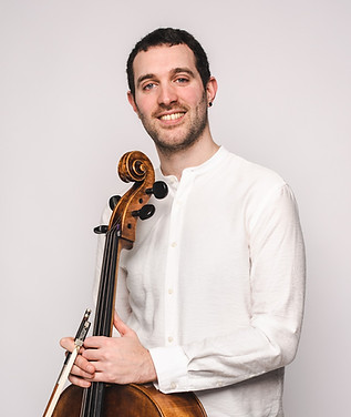 Agathe_Ensemble_Ivan-Nogueira_Karen-van-Gilst_lr_04 - cropped.jpg