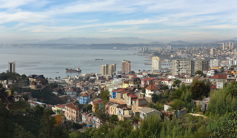 landscape Valparaiso Julien Darblade.jpg