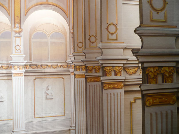 historische kulisse mit säulen und gold aus textil direkt bedruckt