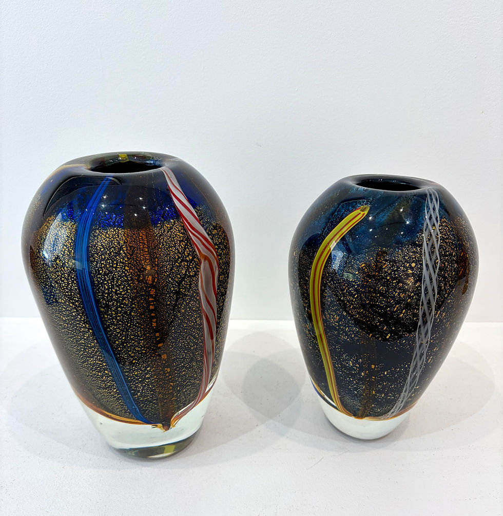 Miniature : Paire de vases verre soufflé style Murano inclusions dorées bleu rouge