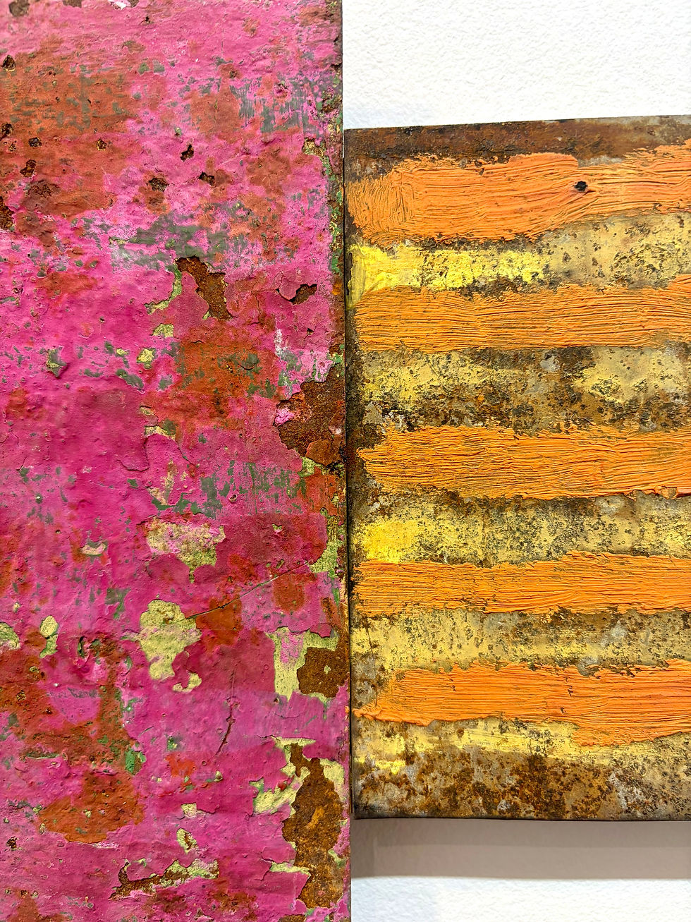 Miniature : André Debono – Œuvre abstraite, technique mixte sur métal oxydé, signée