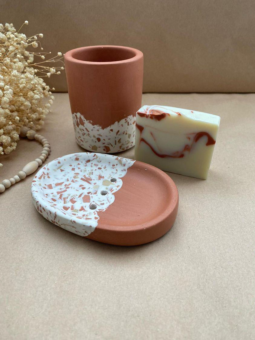 Porte-savon et pot Terrazzo terraccotta et savon surgras rose