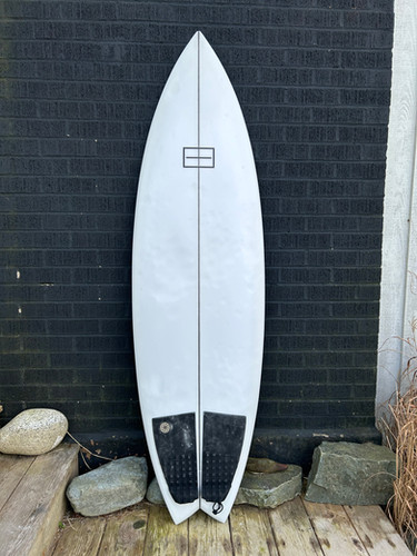 Silver Surfboards High Flyer 5’10（29L） 中古】H SURF BOARD（エイチサーフボード）HIROAKI SUZUKI シェイプ
