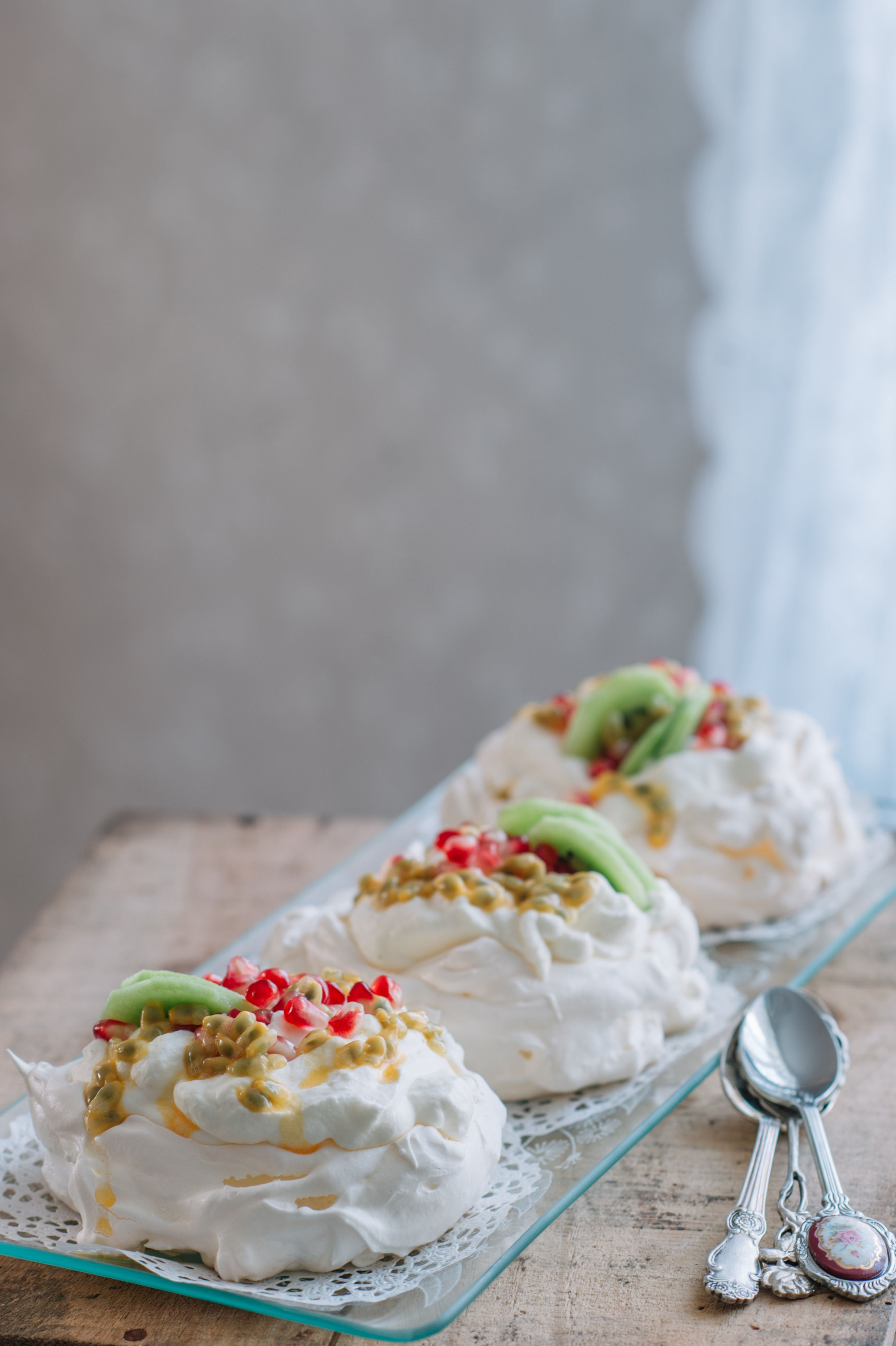 Pavlova (suur 40€/ 1,9kg,  väike 4.50€/tk)
