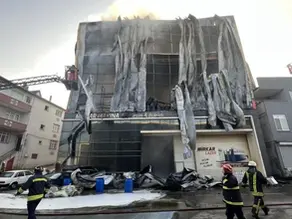 Kocaeli Dilovası’nda parfüm deposu yangını: 6 ölü, 1 yaralı