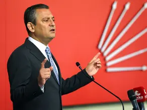 Özgür Özel: İBB soruşturmasında tutuklular, savcı ve avukat aracılığıyla itirafçı yapılmak isteniyor