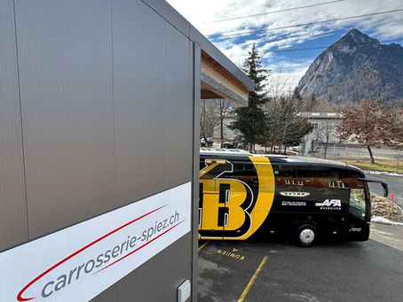 Neulackierung offizieller Teambus BSC Young Boys