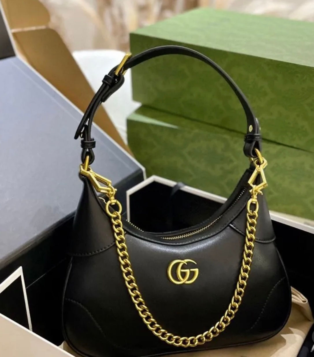 Gucci metal chain soulder bag