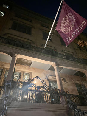 The Ghost Light At The Players