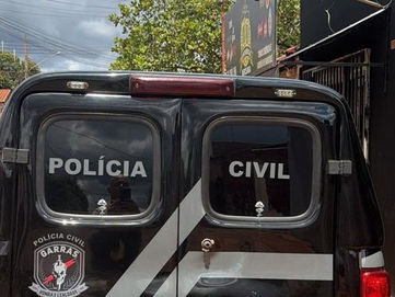Estabelecimento comercial no Aero Rancho, em Campo Grande, usado como ponto de tráfico de drogas. Um dos detidos foi flagrado vendendo pasta base durante monitoramento da Polícia Civil