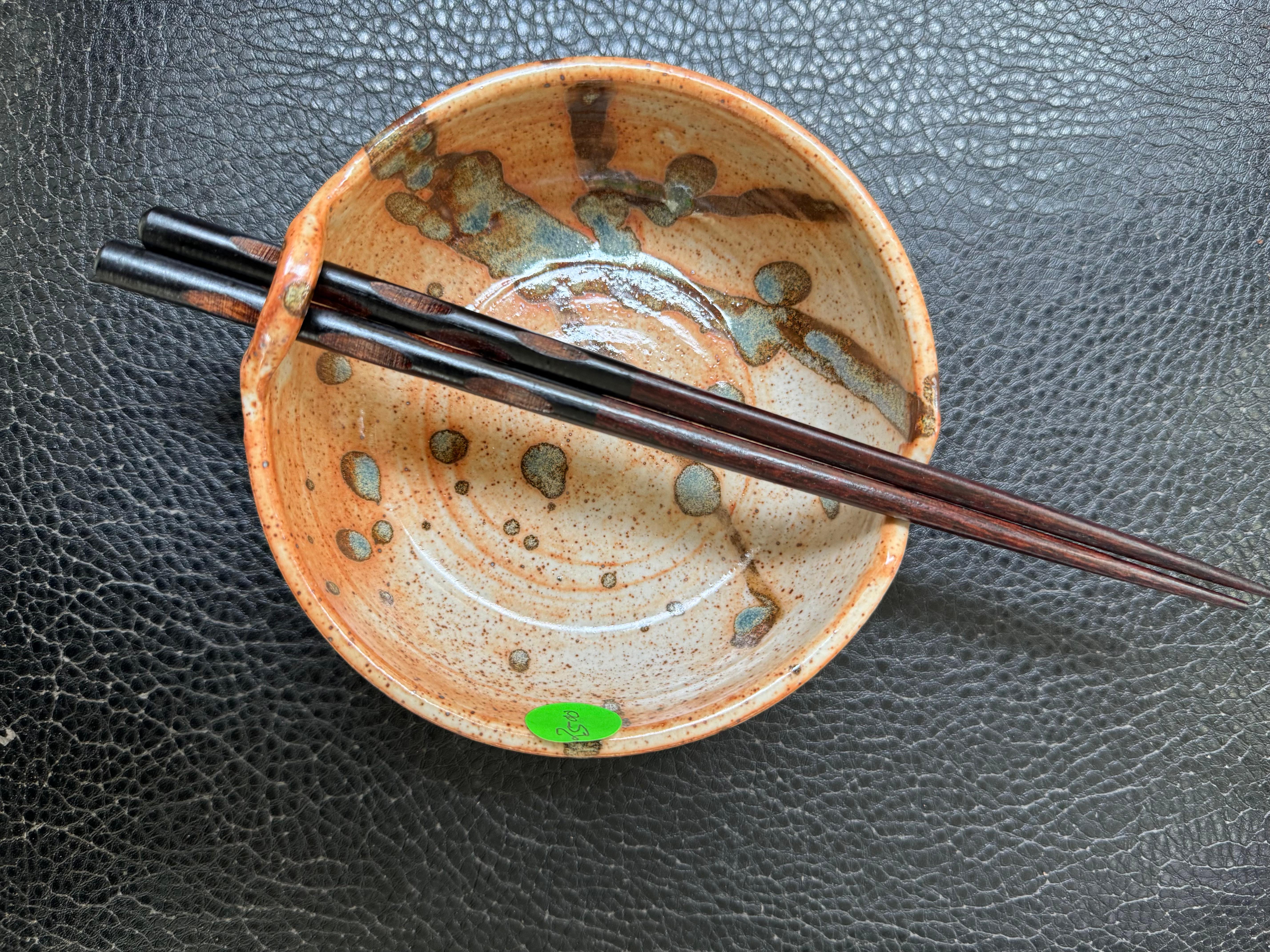 Stone Glaze Ramen Bowl with Chopstick Rest
