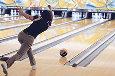 Femme bowling