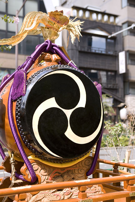 黒い和太鼓