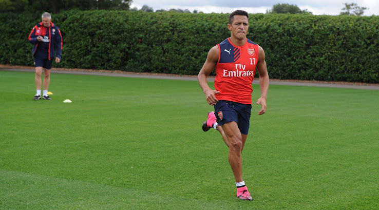 Alexis Sanchez wearing Tech Craft Superfly IV 2015