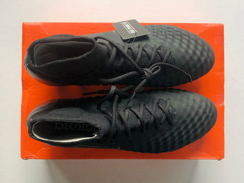 nike magista obra blackout