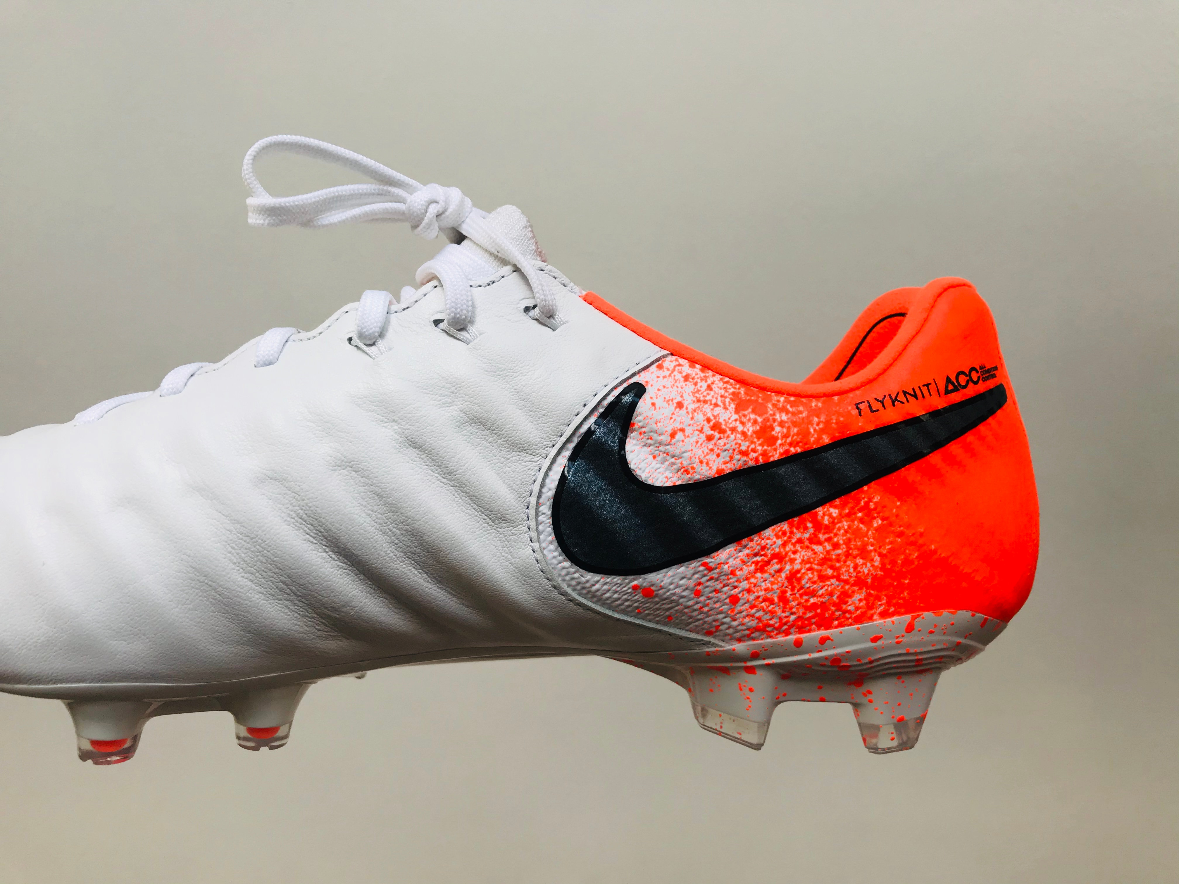 orange and white tiempos