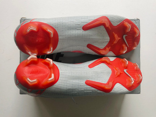 nike mercurial vapor 12 raised on concrete