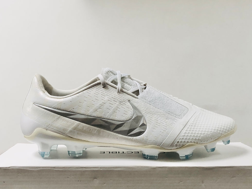 Miniatyrbild: Nike Phantom Venom Nuovo Pack White / Metallic Light Grey / Iridescent FG