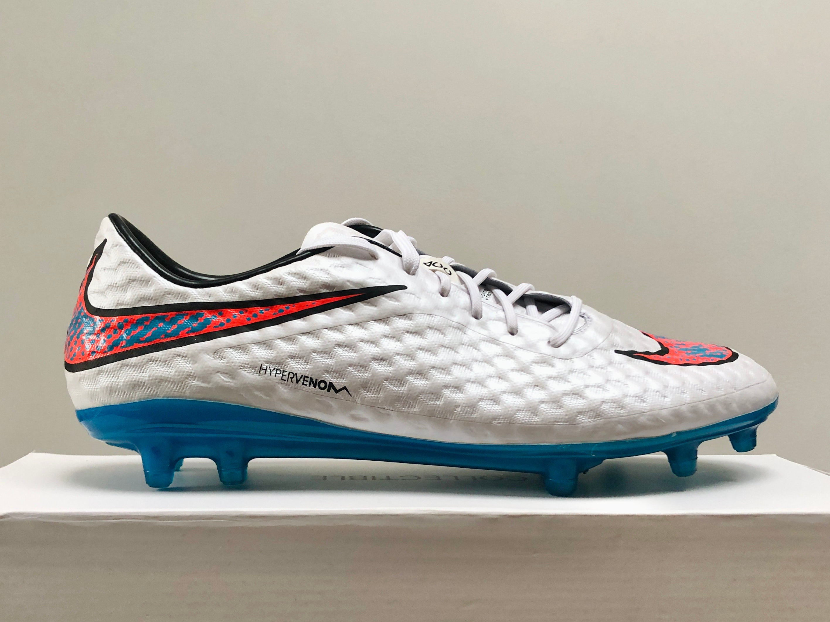 Hypervenom phantom 1 white and blue clearance