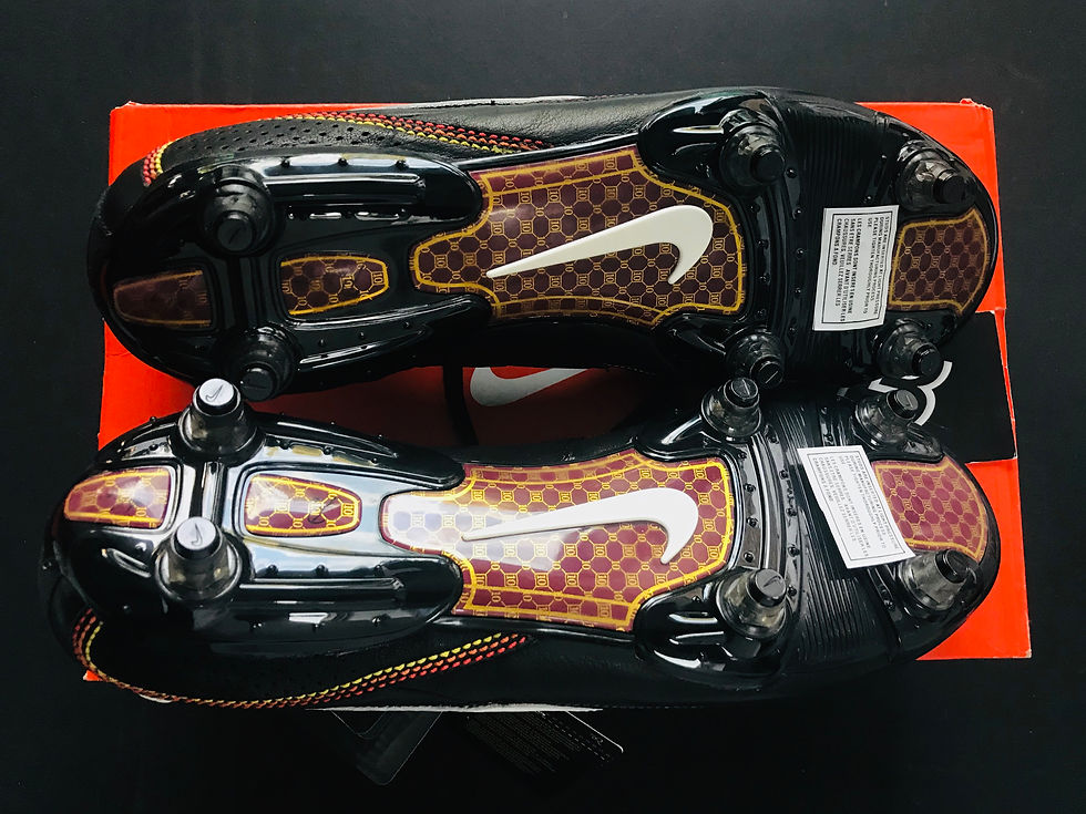 Thumbnail: Nike Ronaldinho DOIS SG (Black/Sail/RedEarth) UK Size 9.5