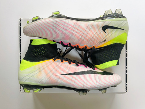 Radiant Reveal Magista Mercurial Nike Mercurial Superfly IV - Main Image