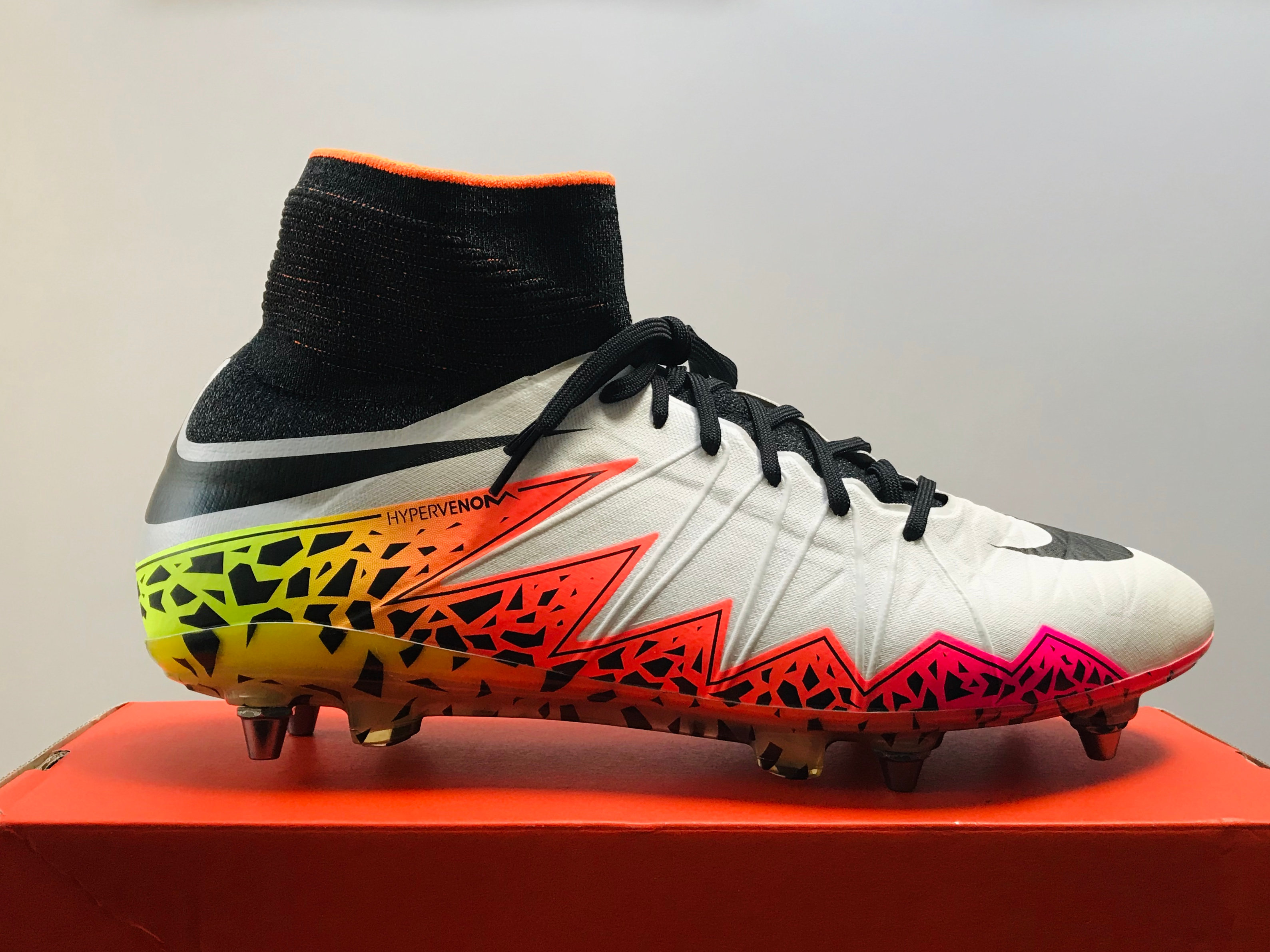 nike hypervenom multicolour