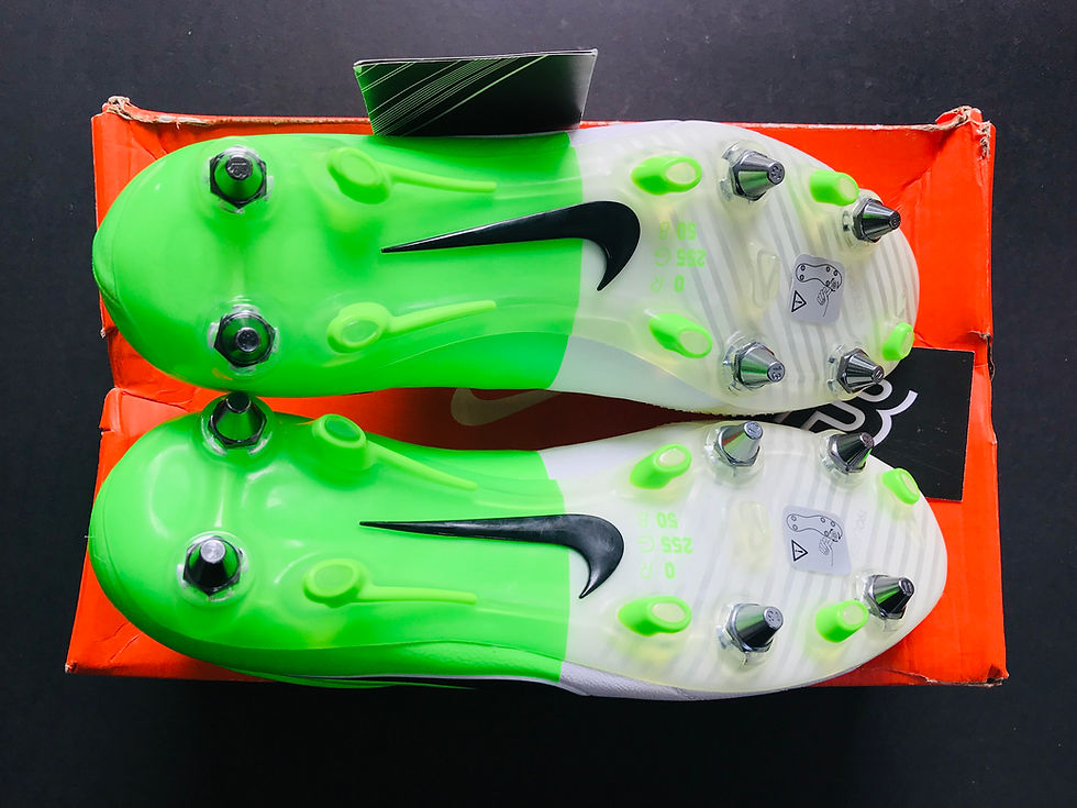 Miniaturebillede: Nike Total90 T90 Laser IV KL SG White / Green Euro 2012 Clash - UK Size 7