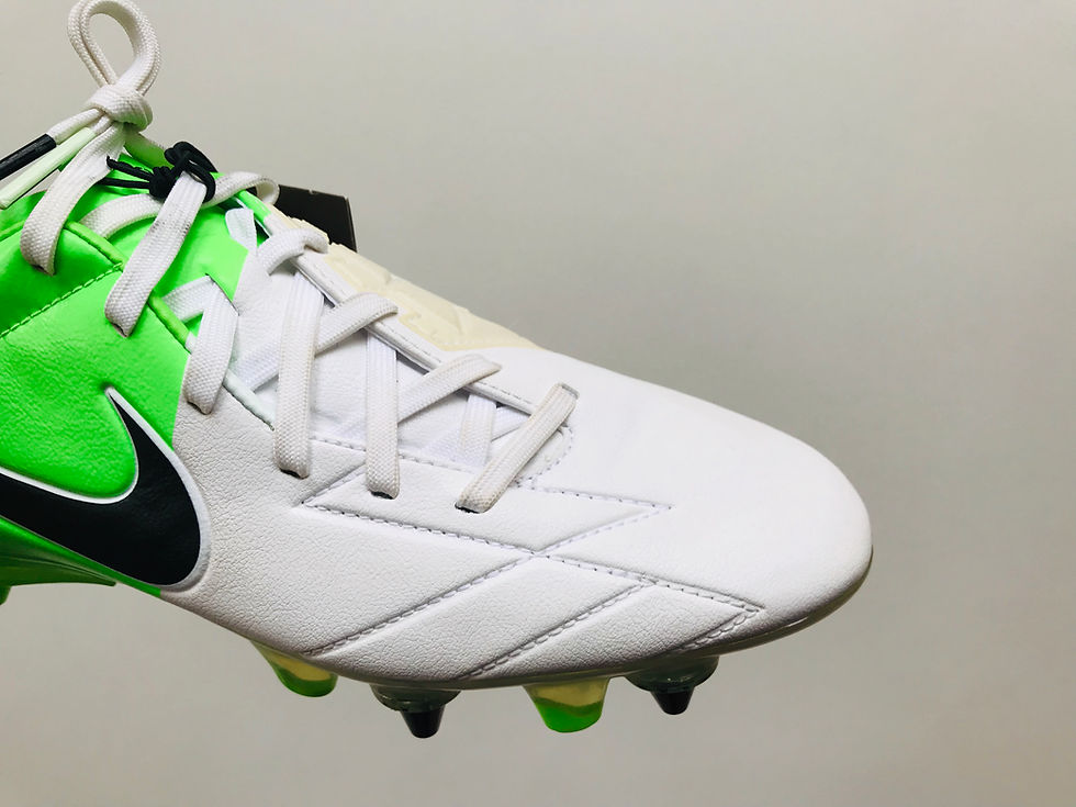 Nike Total90 T90 Laser IV KL SG White / Green Euro 2012 Clash - UK Size 7