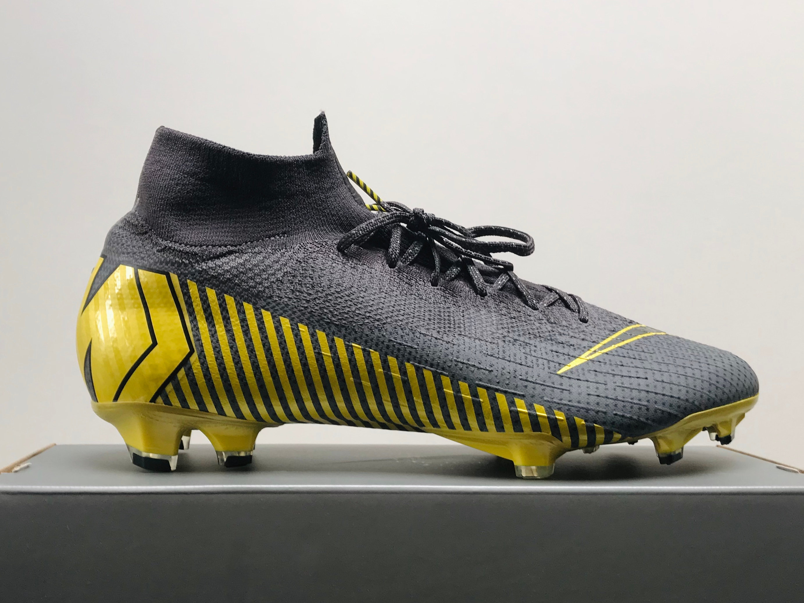 yellow nike superfly