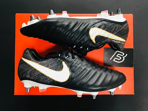 nike tiempo v1