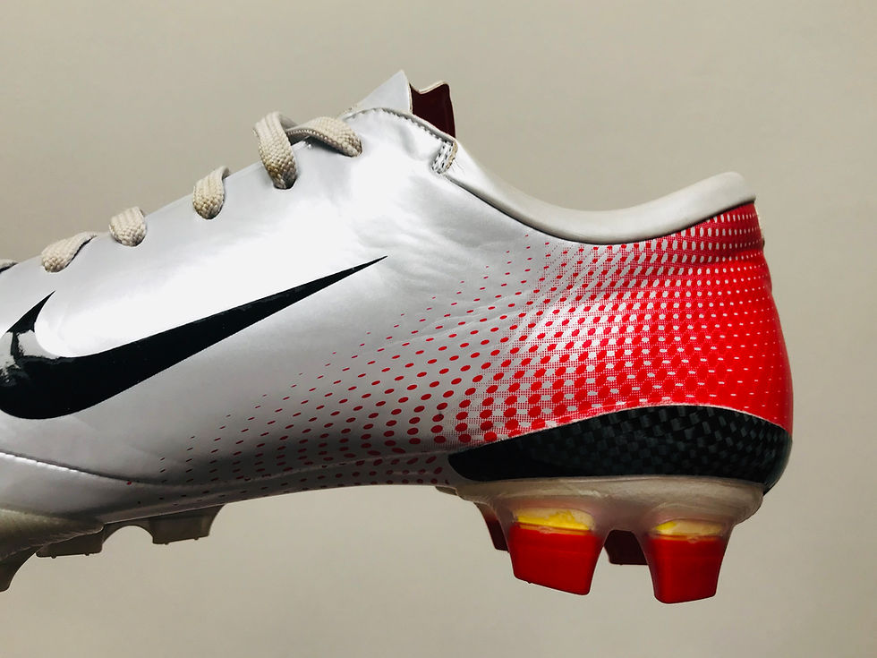 Miniatyrbilde: Nike Mercurial Vapor III Platinum / Sport Red UK Size 7 FG