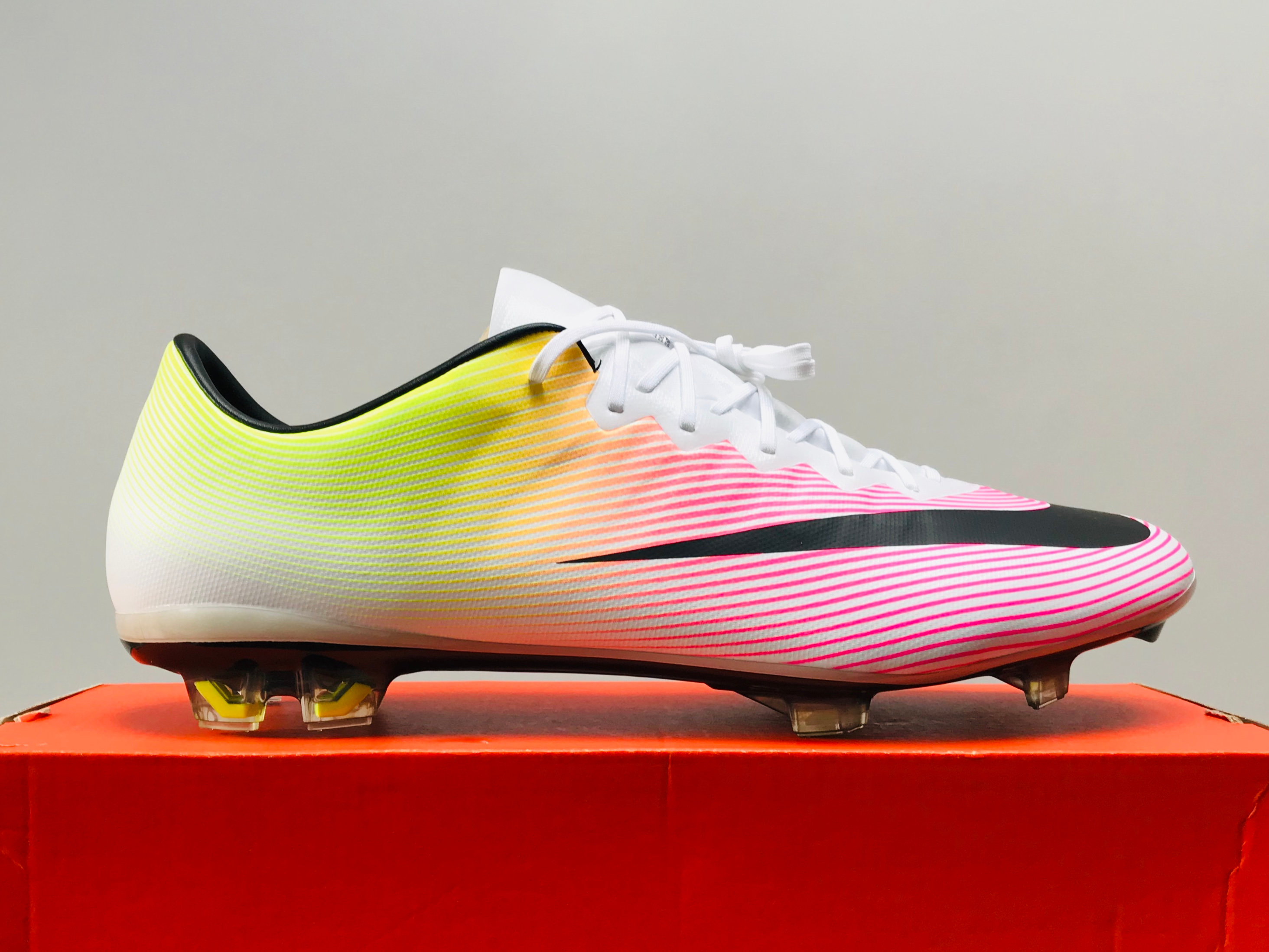 nike mercurial vapor x pink