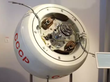 Nave russa cai no mar após 53 anos no espaço