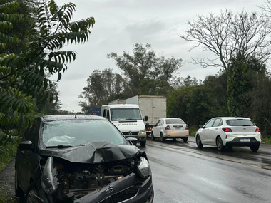 Colisão provoca congestionamento de cerca de cinco quilômetros na RS-118, em Gravataí