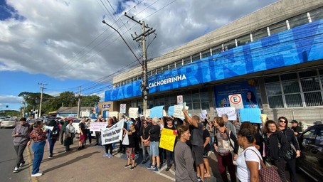 Moradores de Cachoeirinha protestam por infraestrutura contra enchentes