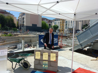Pose de la 1ère pierre de la résidence Bearn à Chevilly-Larue (94) pour le compte de CDC Habitat