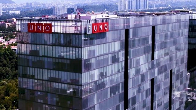 Fibra Uno building with signage