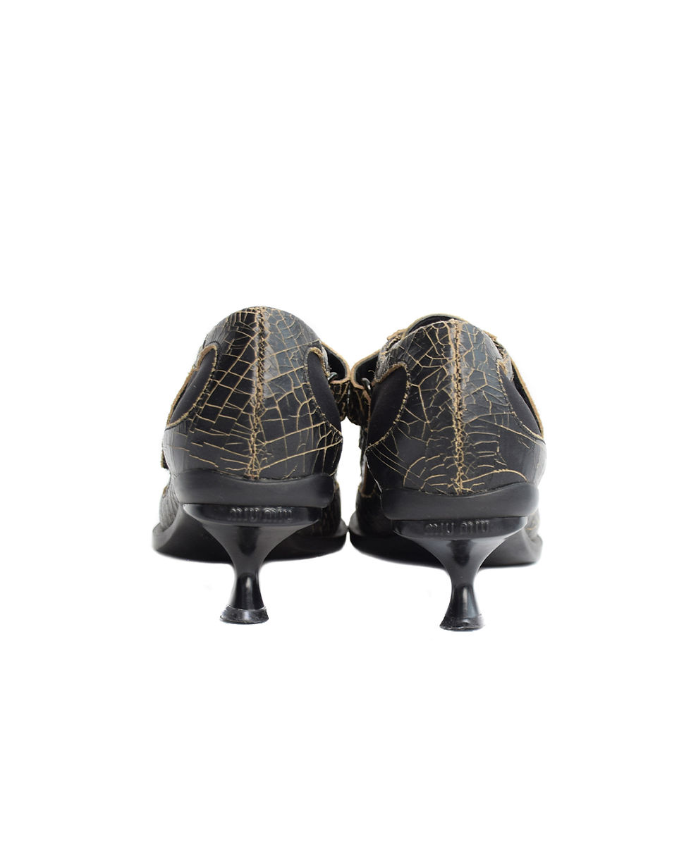 Thumbnail: Miu Miu F/W2001 "Cracked Leather" Pointy Heels with Velcro Straps