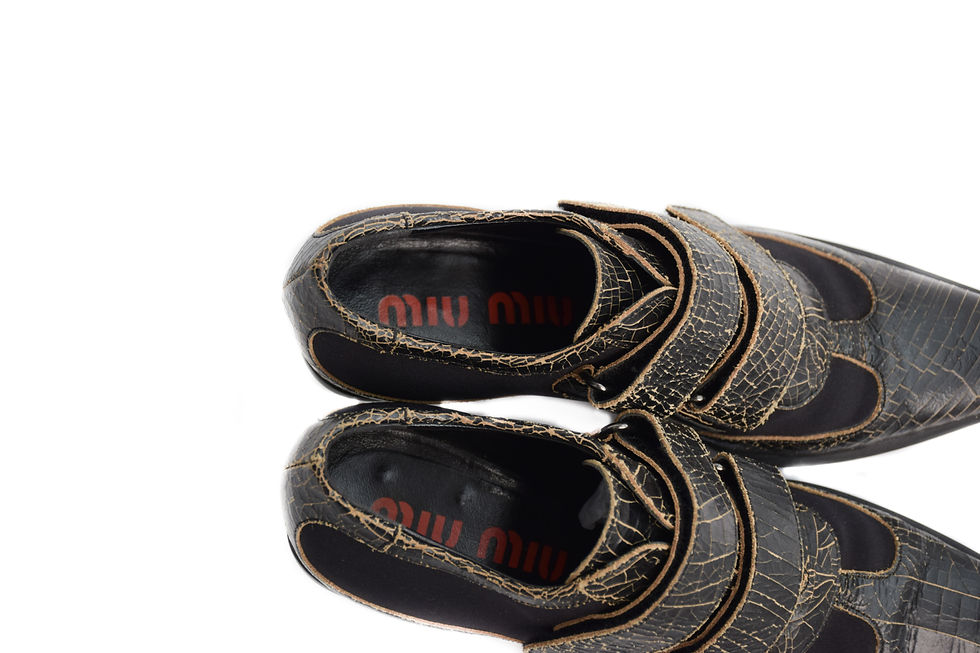 Thumbnail: Miu Miu F/W2001 "Cracked Leather" Pointy Heels with Velcro Straps