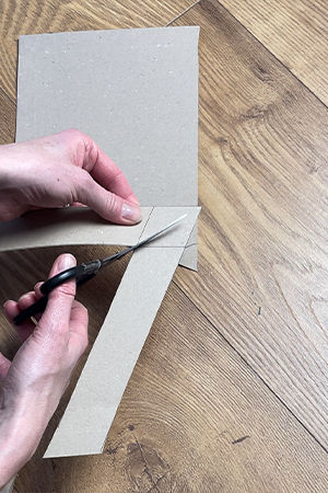 How to template the angles for stairs panelling