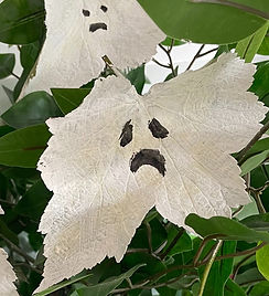 Halloween ghosts on painted leaves - craft project