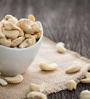 9-Benefits-of-Eating-Raw-Cashews.jpg