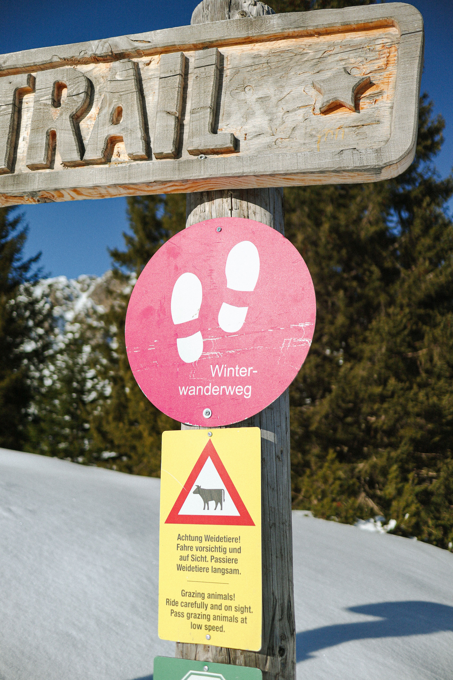 Bordje voor winterwandelpad