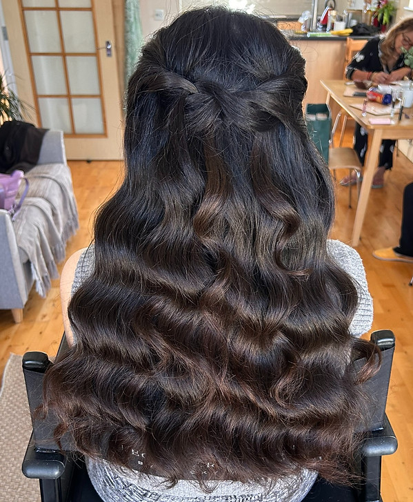 brunette-bride-half-up-hair_edited.jpg