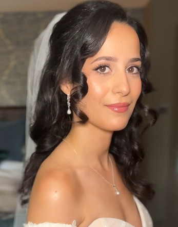 brunette-bride-hairstyling_edited.jpg
