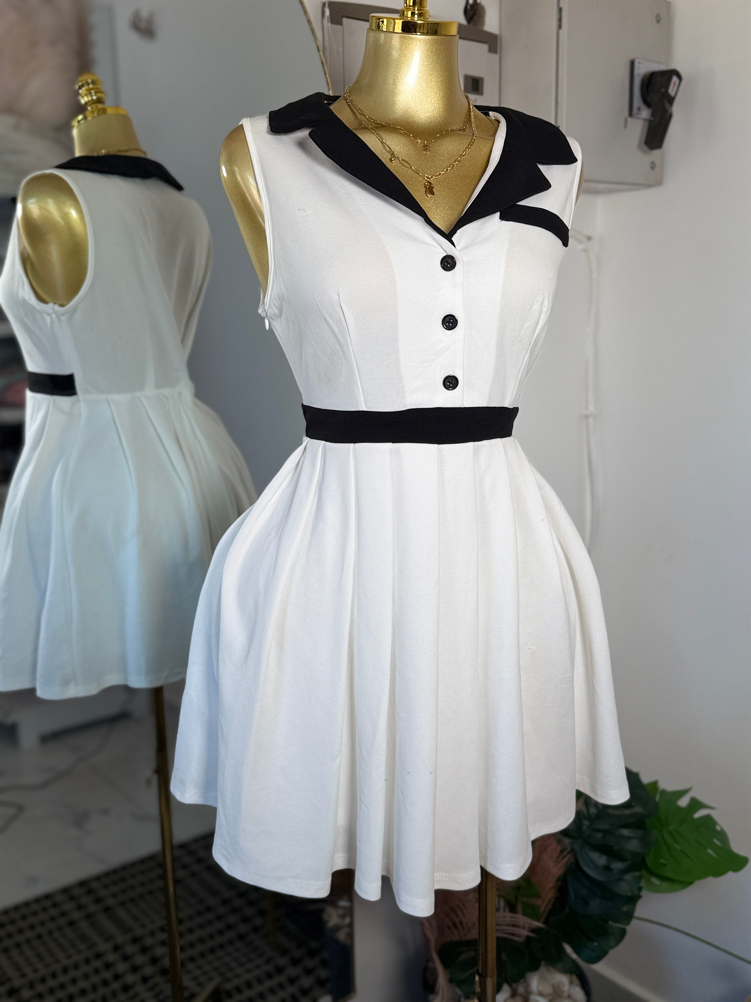 White pleated short dress