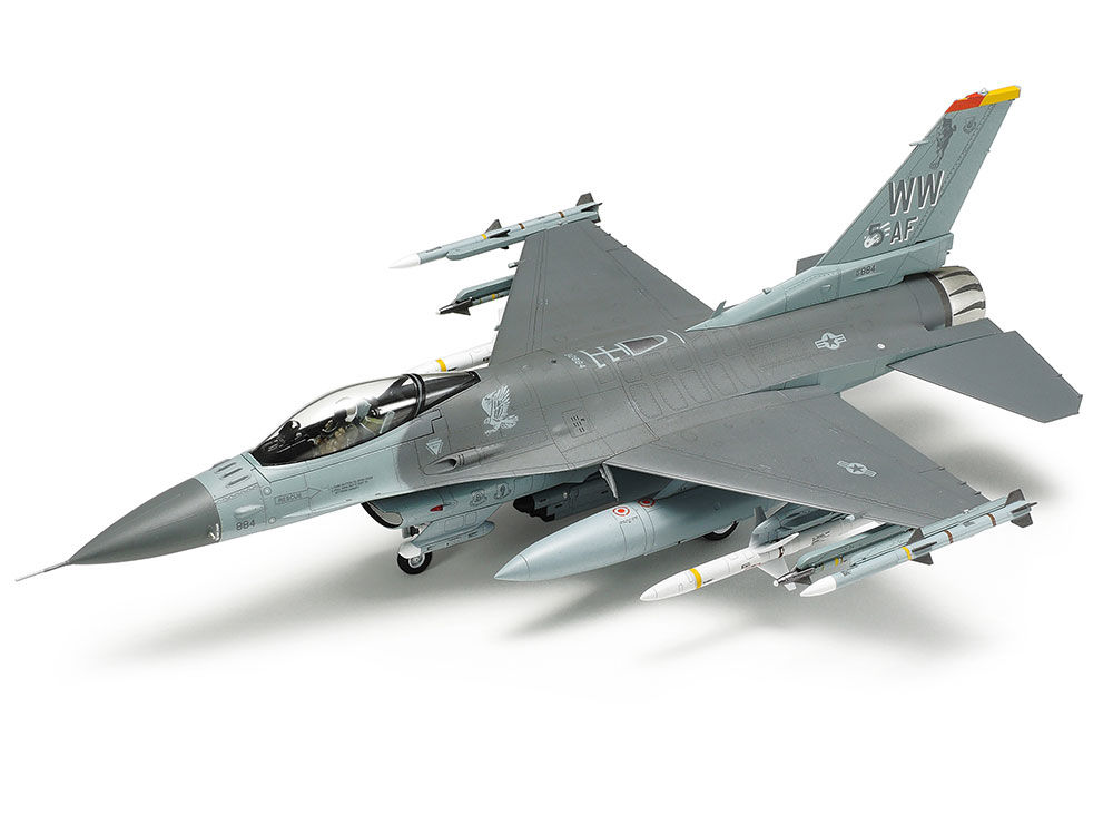 Tamiya Lockheed Martin F-16CJ Bk 50 Fighting Falcon (Full) 1/72 Aircraft