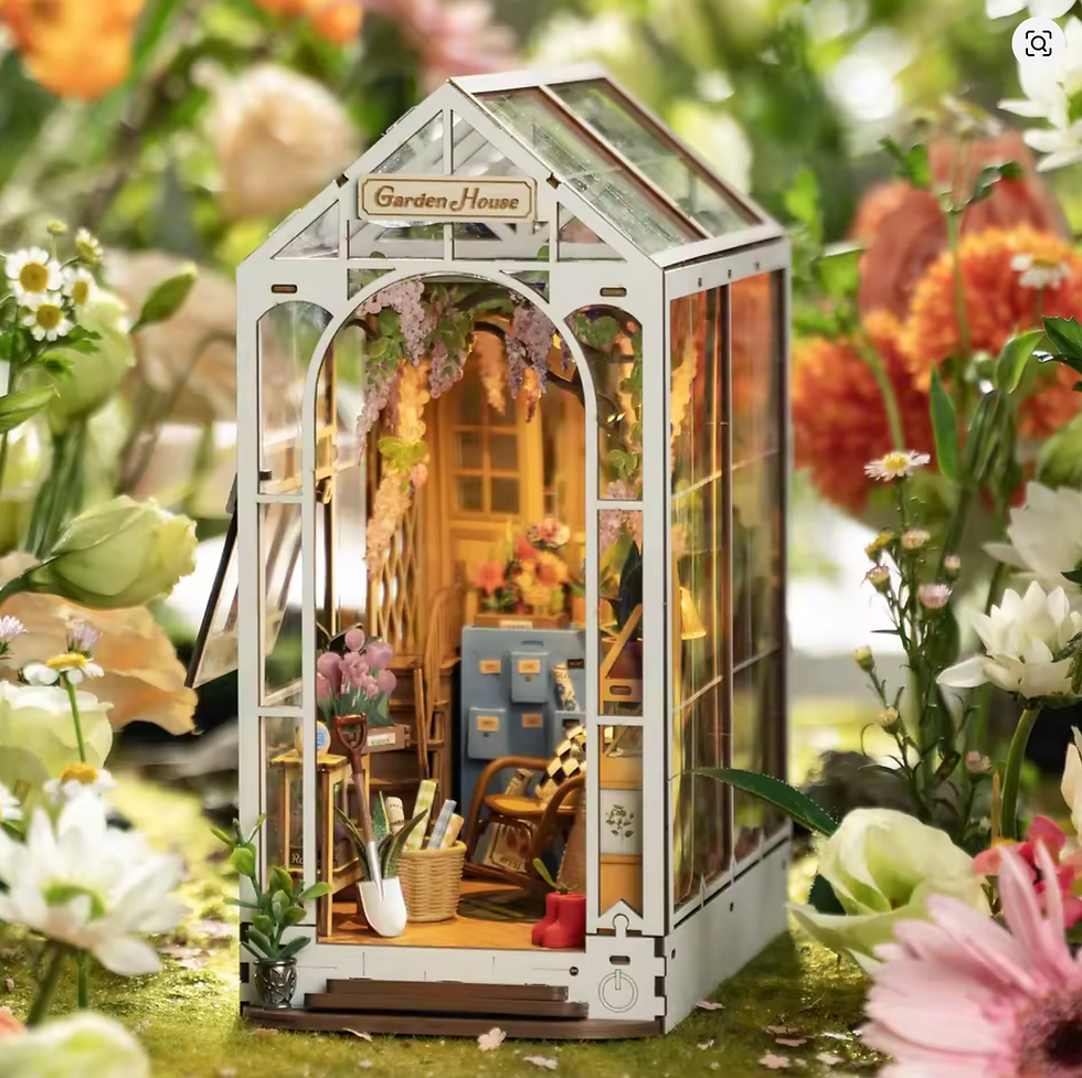 Book Nook Garden House Diorama