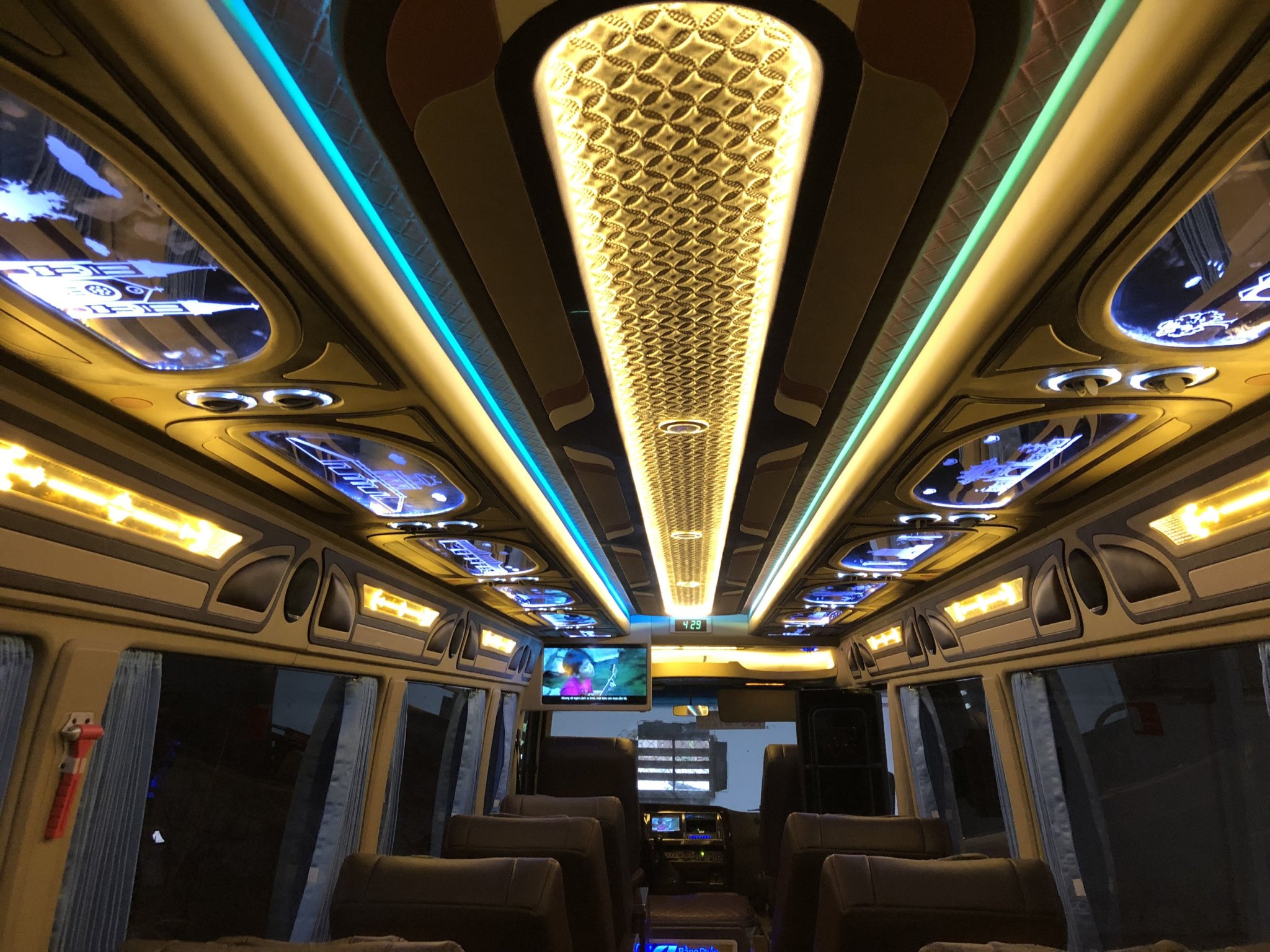 FUSO ROSA-COUNTY LIMOUSINE