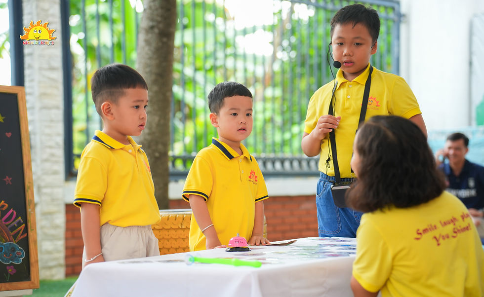 Bé tập phản xạ nhanh với các màu sắc tiếng Anh.